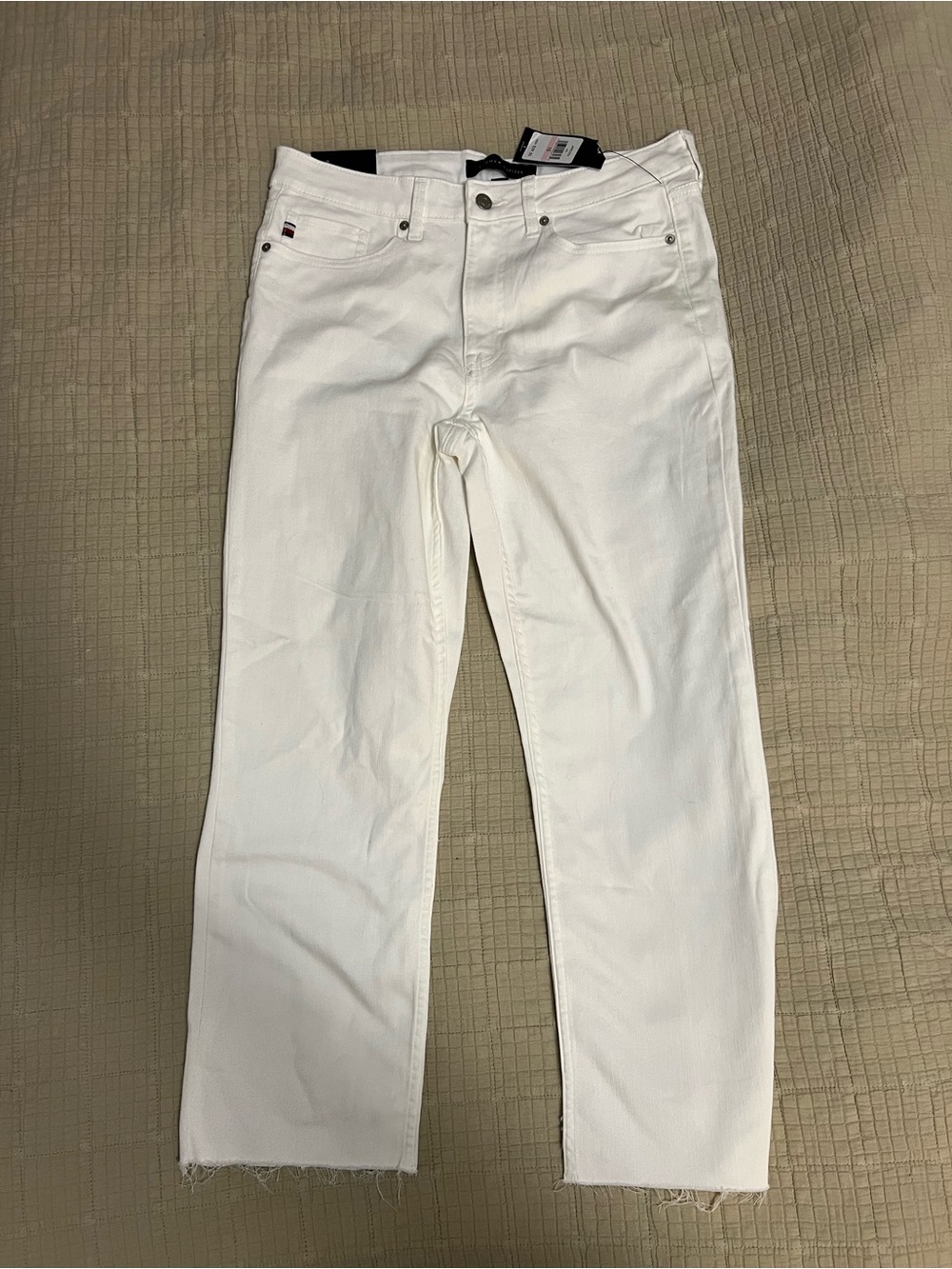 Tommy Hilfiger Women's White Straight-Leg Jeans with Raw Hem